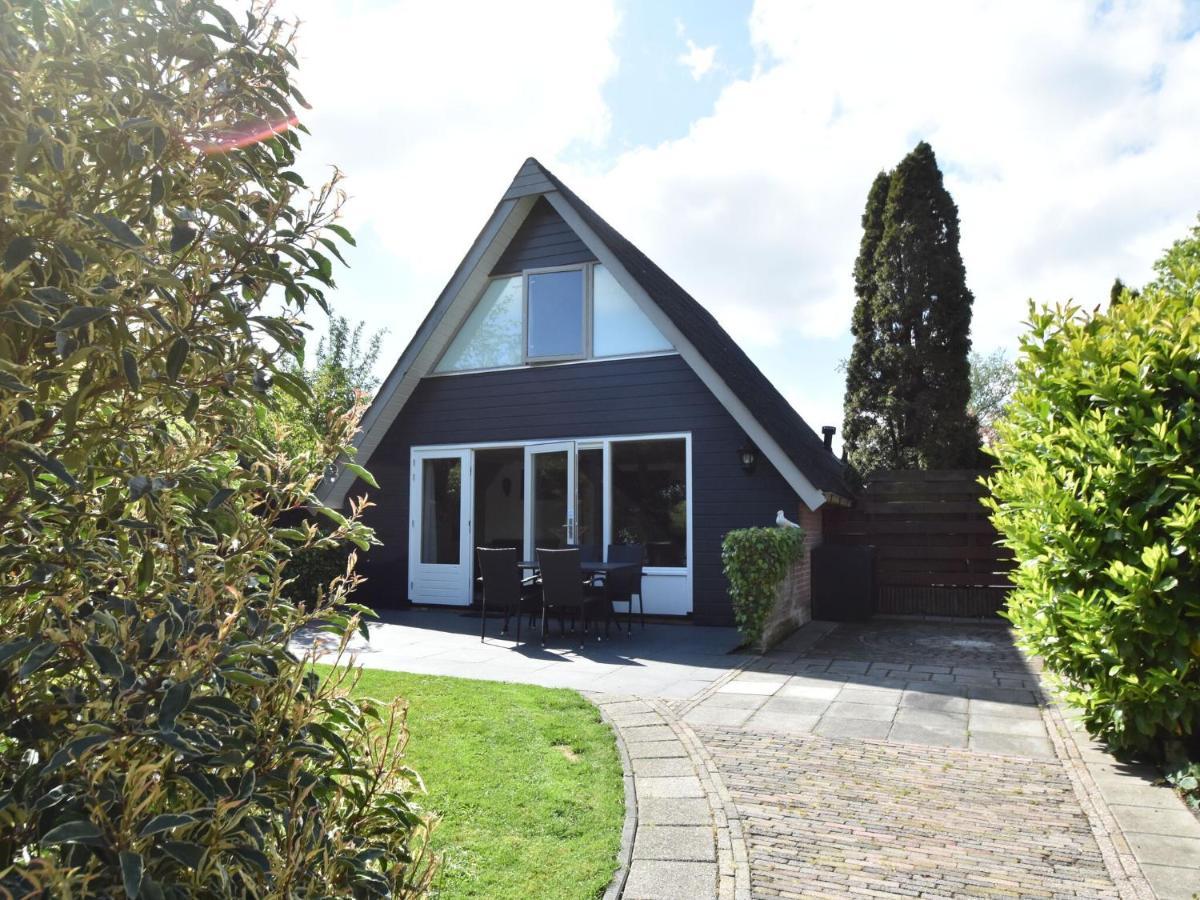 Balmy Holiday Home In Tuitjenhorn With Fenced Garden 외부 사진