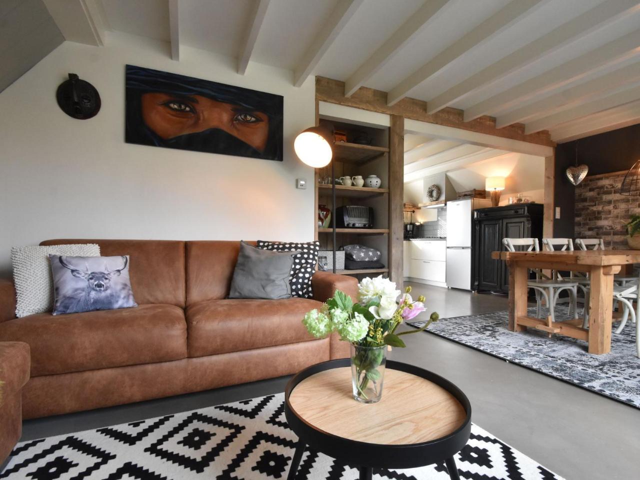 Balmy Holiday Home In Tuitjenhorn With Fenced Garden 외부 사진